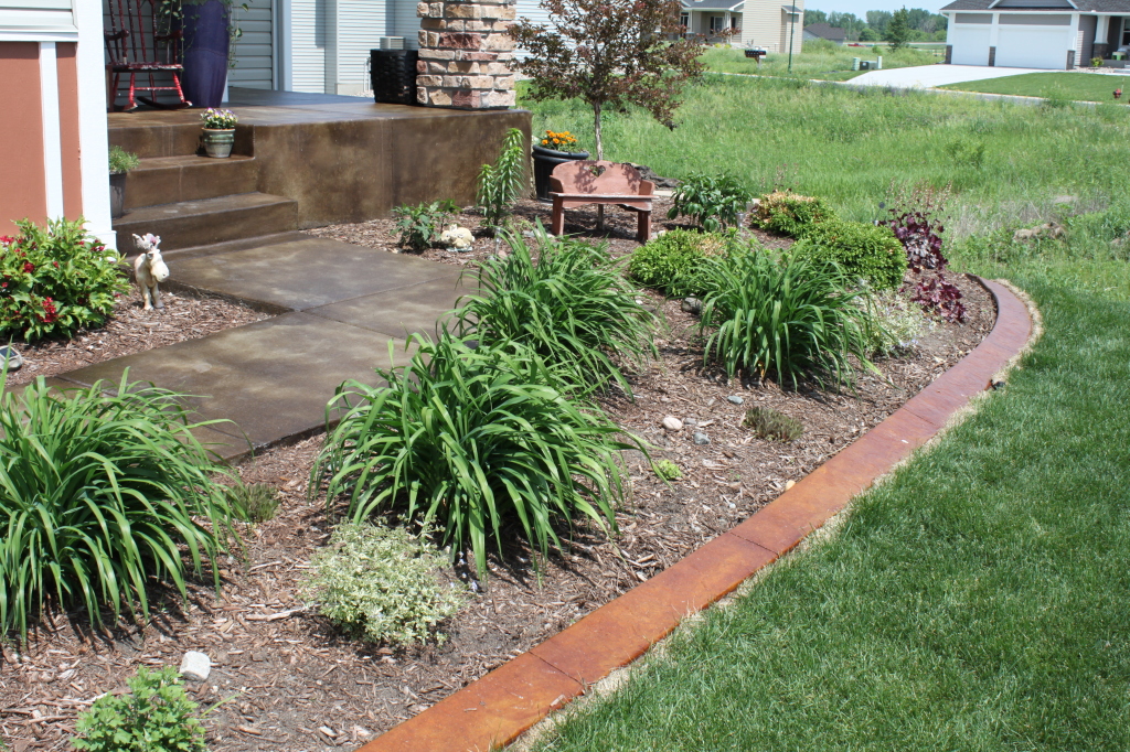 Farmington, MN Concrete Landscape Edging and Stained Concrete